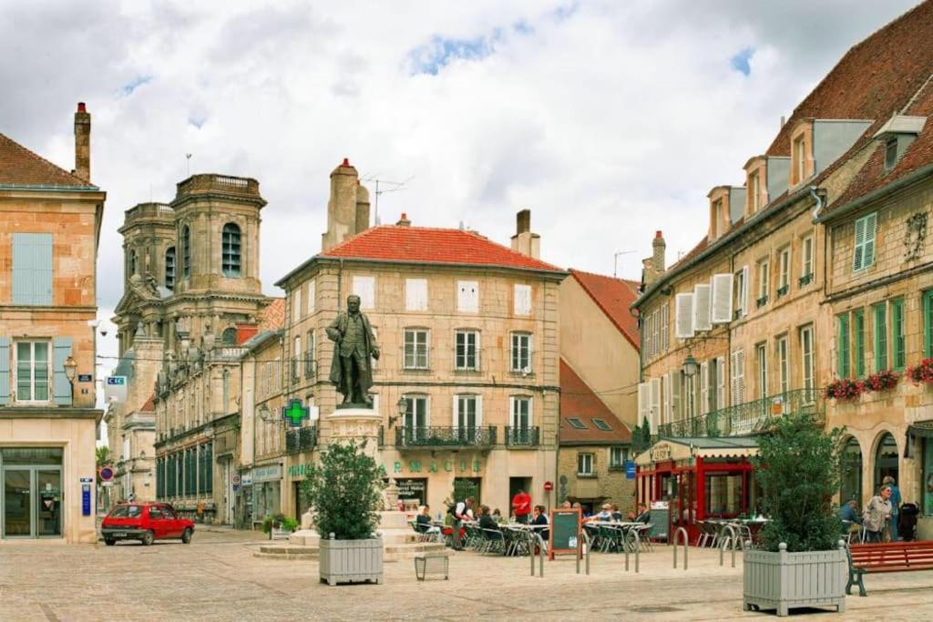 Le Petit Cloitre Lägenhet Langres Exteriör bild